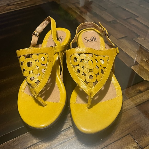 Sofft Shoes Sofft Womens Yellow Leather Ankle Strap Sandals Size 8w